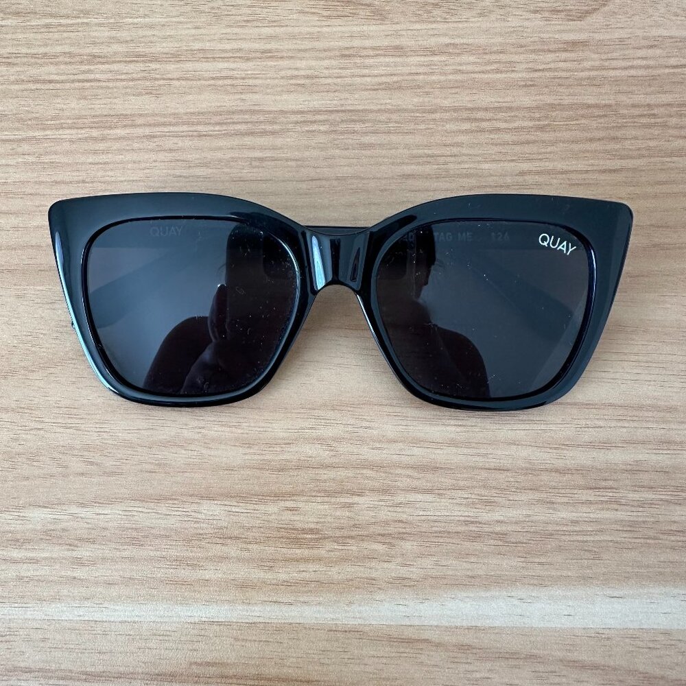 Quay Australia Tag Me Sunglasses - Black/Smoke/Polarized